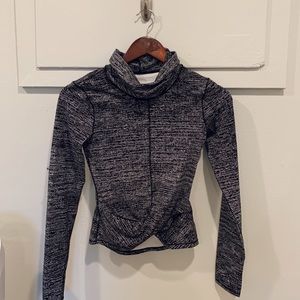 Lululemon long sleeve turtleneck UNWORN